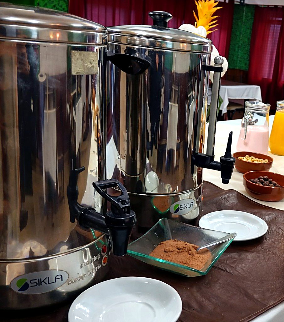 Mesa del desayuno buffet